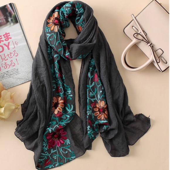 Soft embroidered scarf wrap shawls - Picture 8 of 16